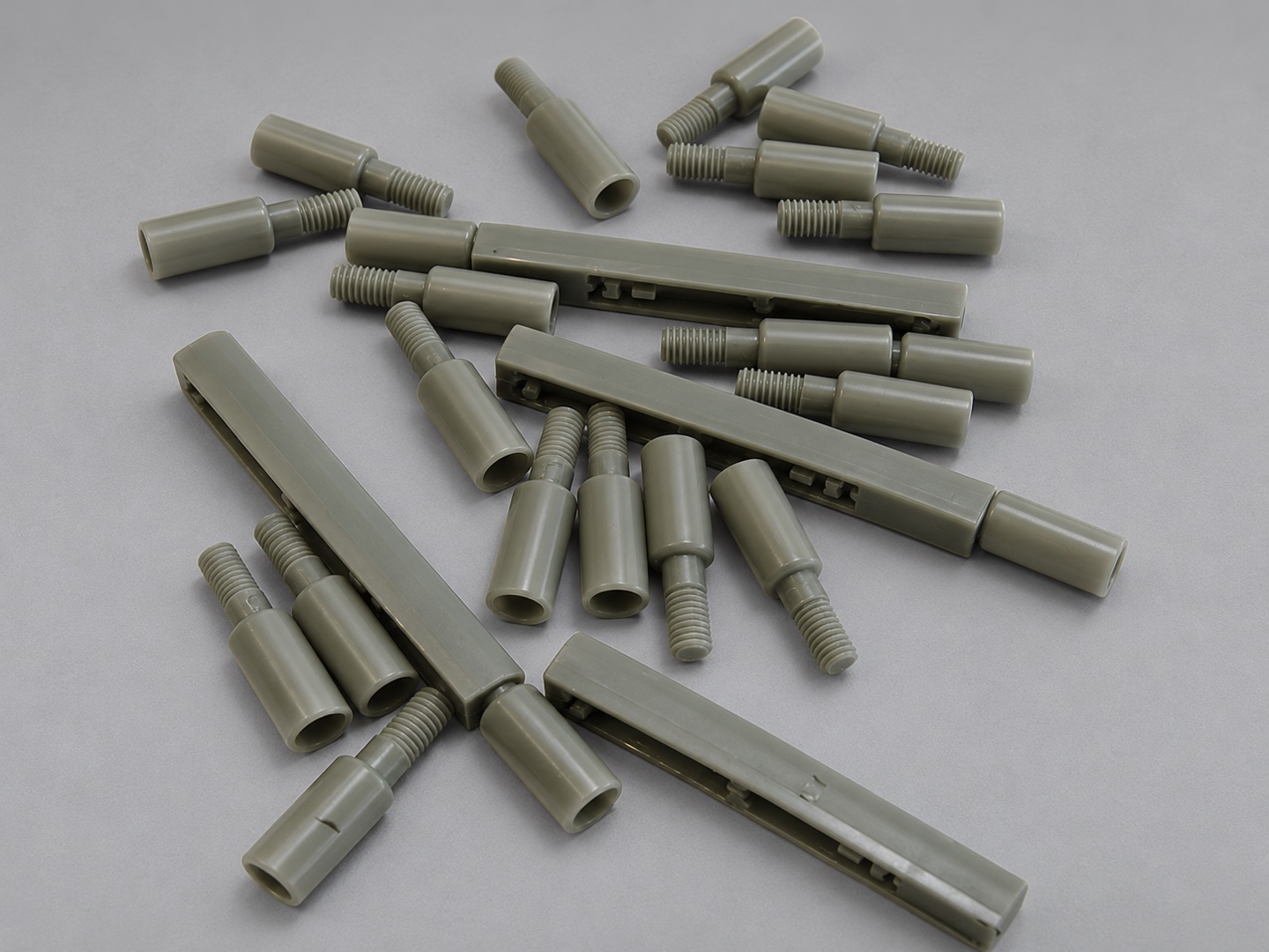Unscrewing plastic components